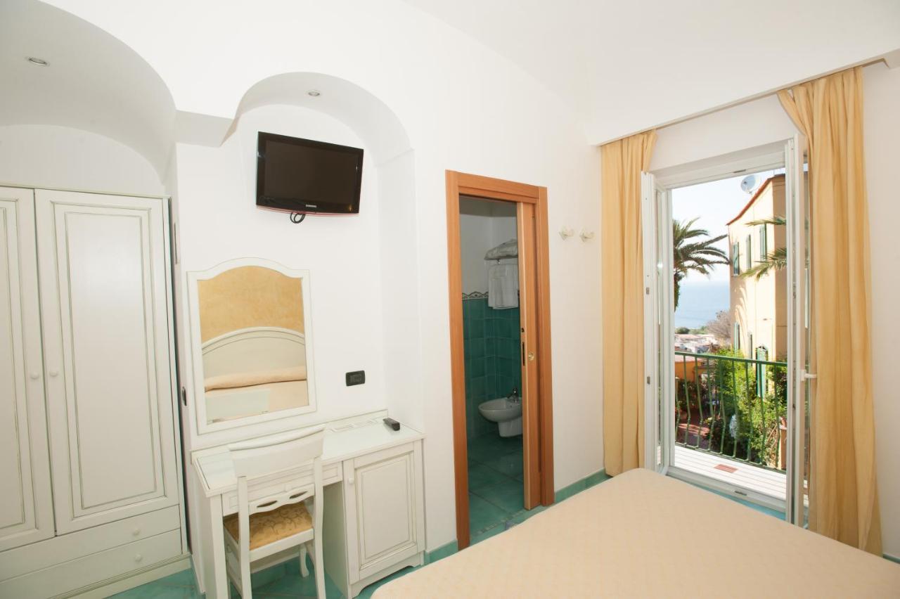 Hotel Villa Sirena - Thermae & Spa Ischia Exterior foto