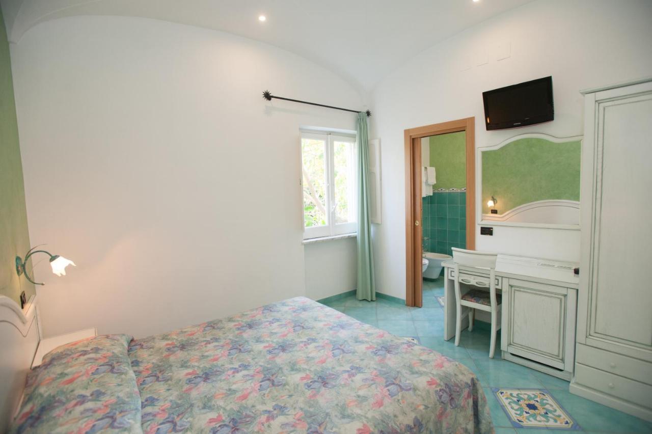 Hotel Villa Sirena - Thermae & Spa Ischia Exterior foto