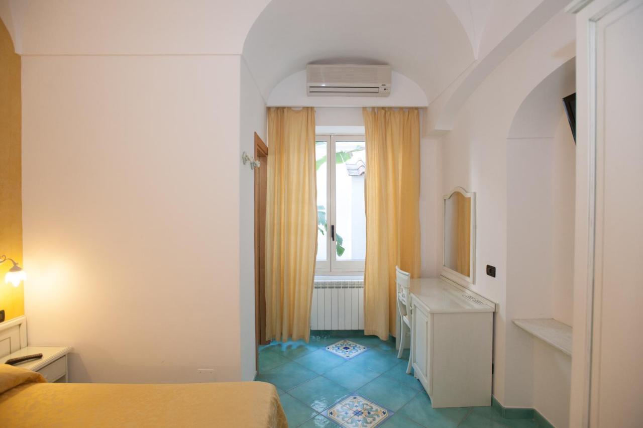 Hotel Villa Sirena - Thermae & Spa Ischia Exterior foto