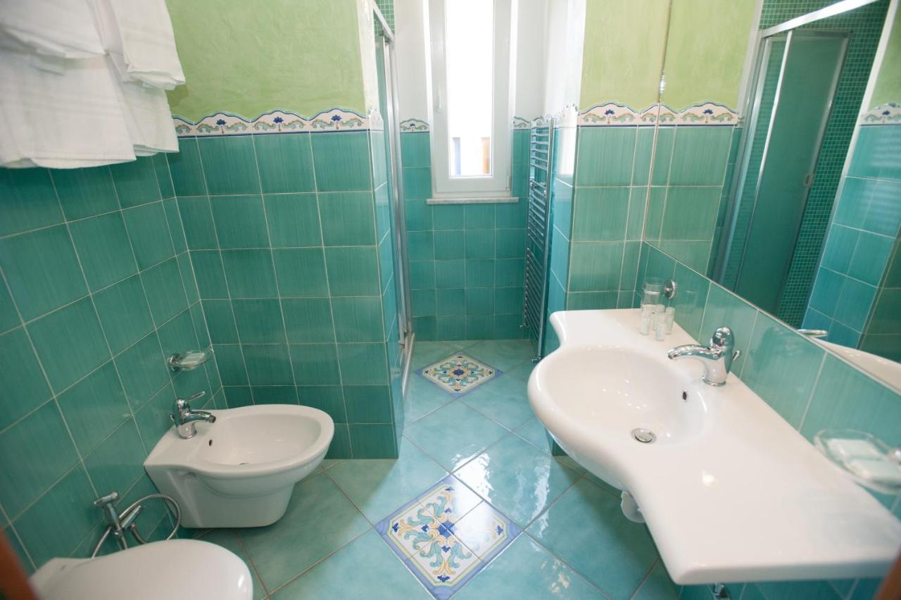 Hotel Villa Sirena - Thermae & Spa Ischia Exterior foto