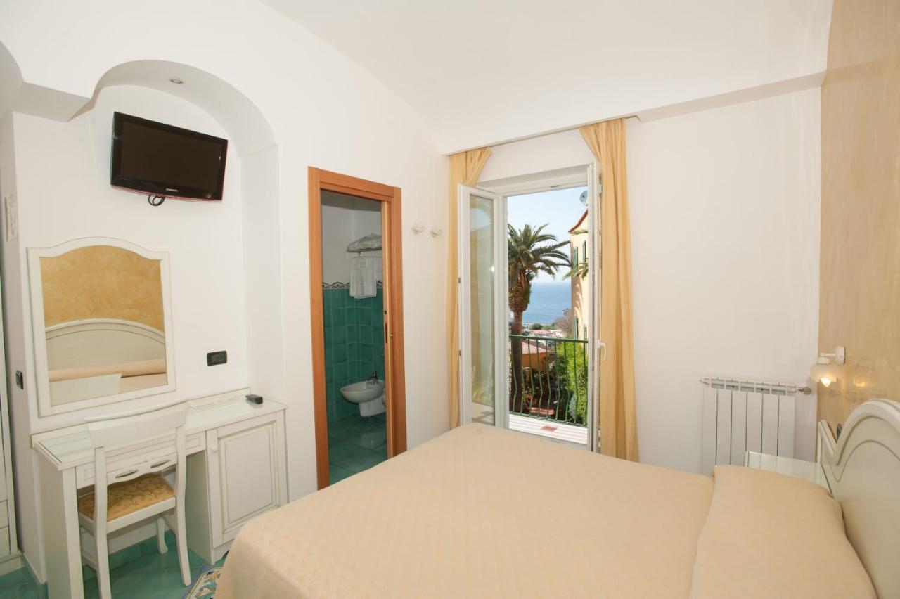 Hotel Villa Sirena - Thermae & Spa Ischia Exterior foto