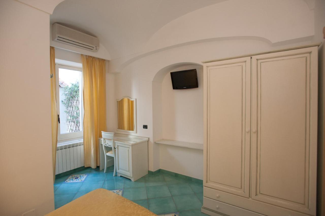 Hotel Villa Sirena - Thermae & Spa Ischia Exterior foto